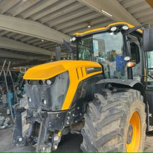 2021 JCB FASTRAC 4220